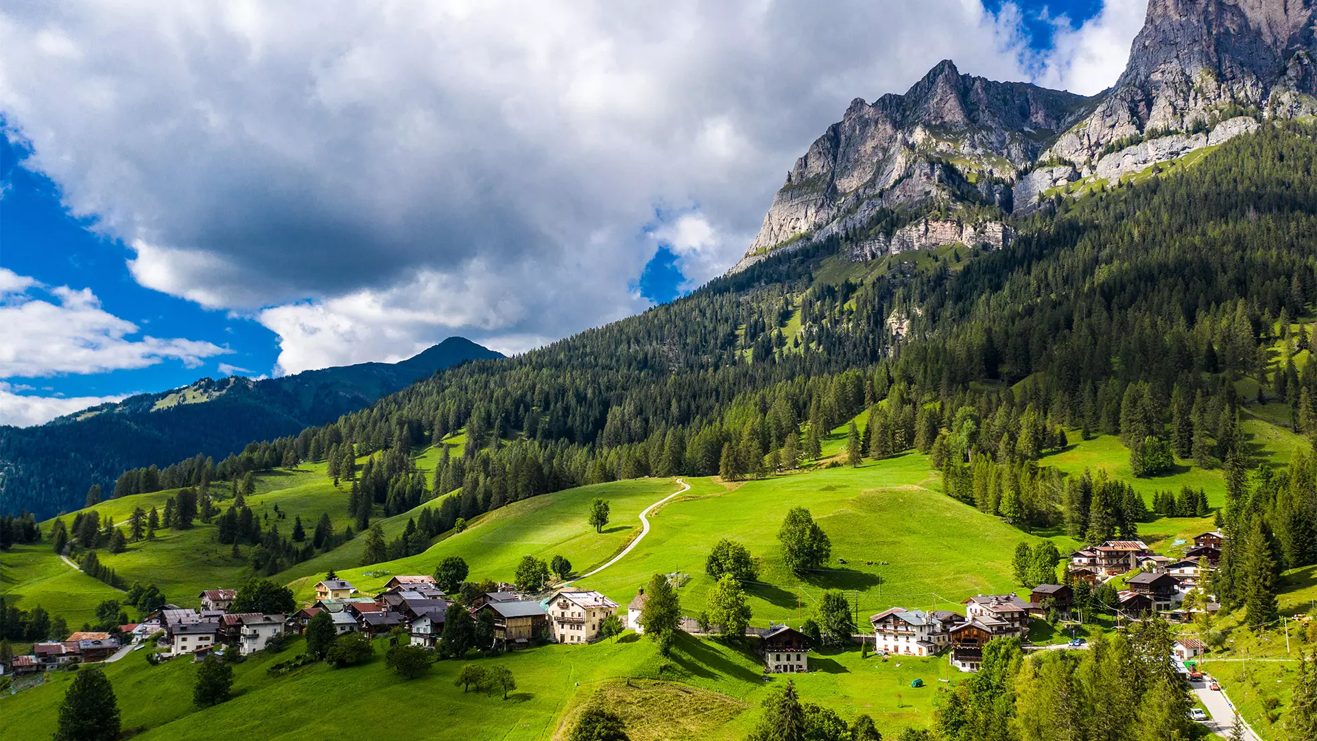 Veduta aerea del borgo di L' Andria, Val Fiorentina, Dolomitii (BL), Veneto, Italy